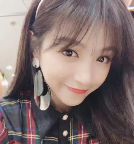 蒋芸陈思,1991年9月14日出生于中国湖南岳阳,歌手,演员,snh48 team