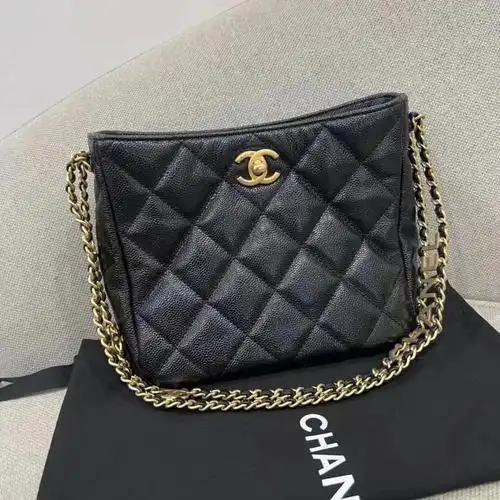 chanel字母链条包