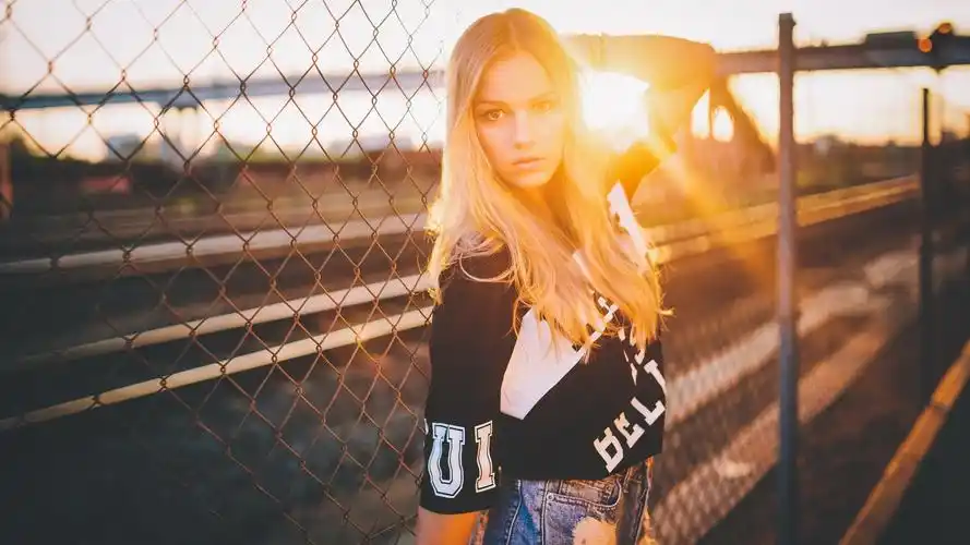 个性欧美女孩壁纸