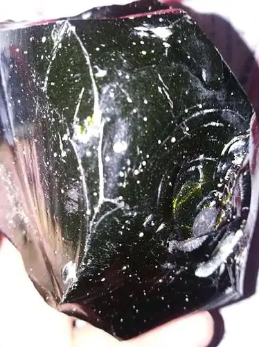 高贵身份的天外来客(玻璃陨石精品)