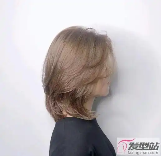 碎剪的齐肩中长发高层次造型超百搭时尚