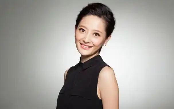 央视财经主持人谢颖颖,实属当家花旦,天使主播消失一年华丽回归