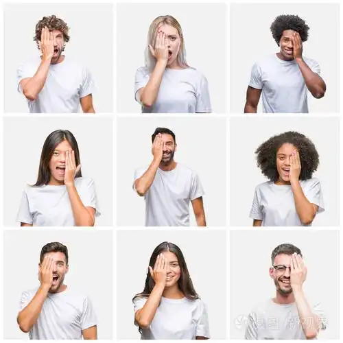孤立的背景上拼贴,用手遮住一只眼睛,脸上带着自信的微笑和惊讶的情绪