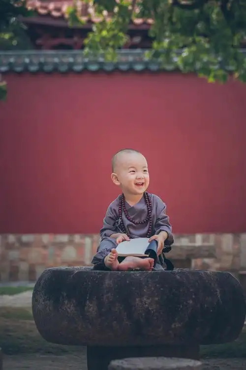 调皮机灵小和尚- kidsfoto枫糖盒子