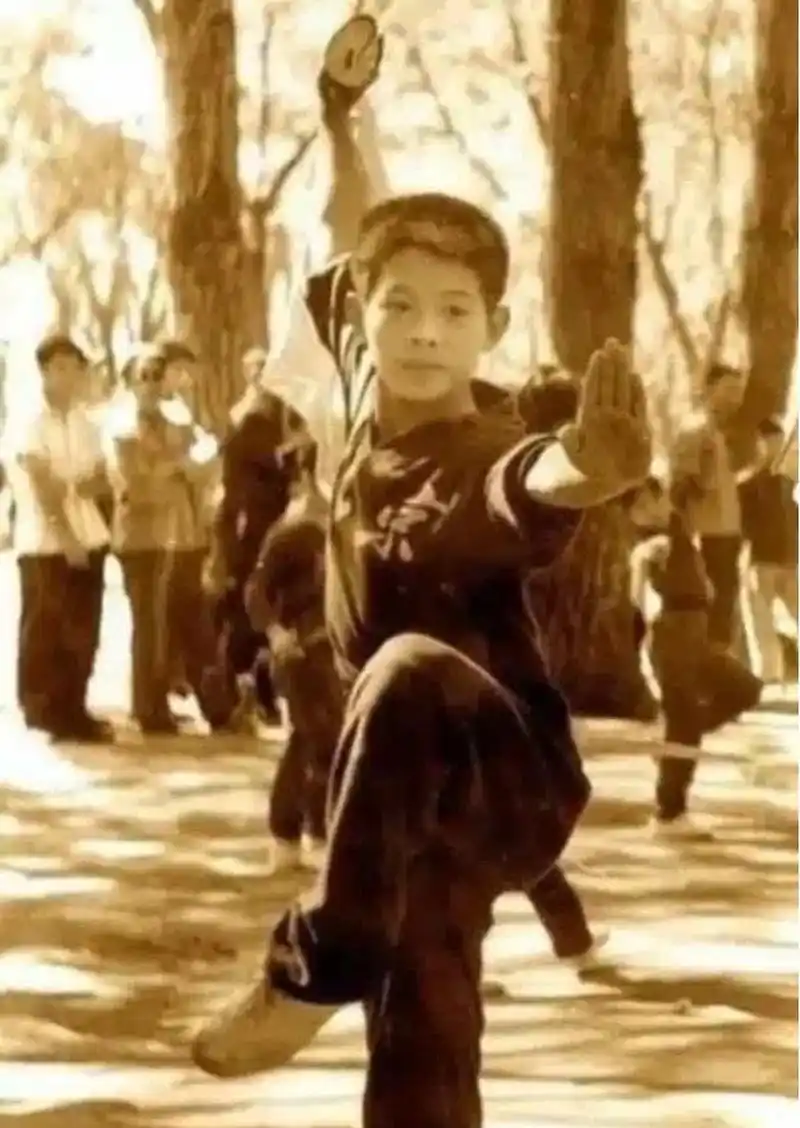 李连杰童年照片.