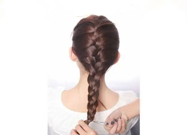 如何编麻花辫五分钟快速搞定美丽大方的麻花辫子发型