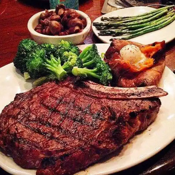 一个被戏称为美国农家乐的地方,满满的牛仔风情不说,量足美味绝对过瘾