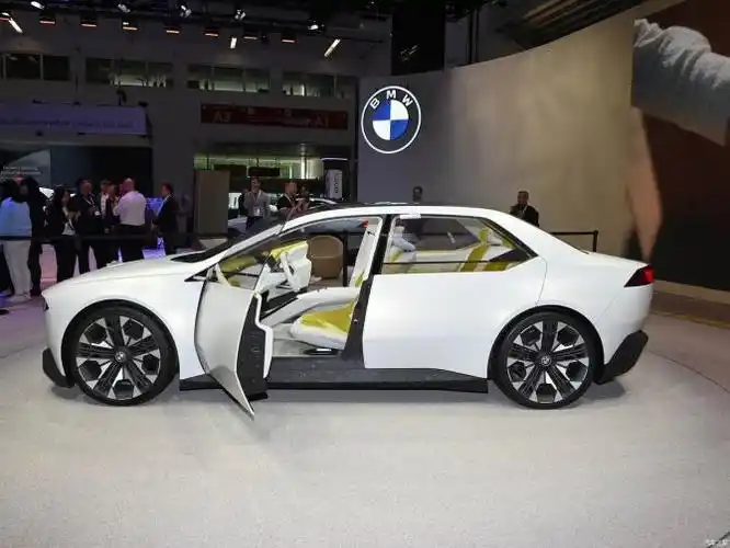 3月21日发布宝马全新vision概念车信息