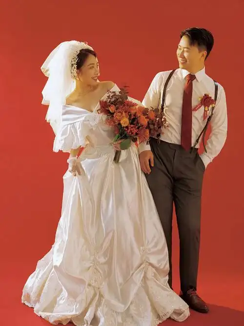 80年代复古婚纱照体验一次时光记忆