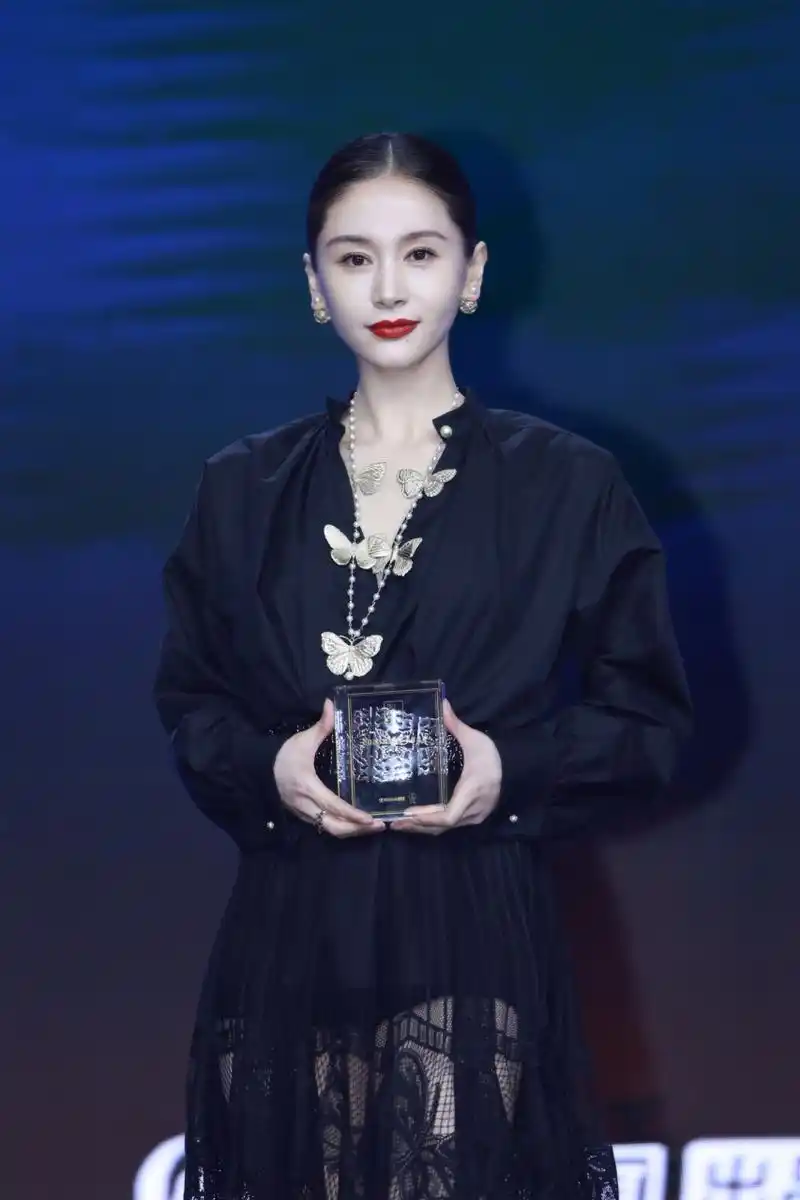 王子文超话 撷光逐影,定格心动时刻.