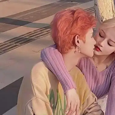 真人版情头左右一男一女露脸 一男一女情头真人魅力