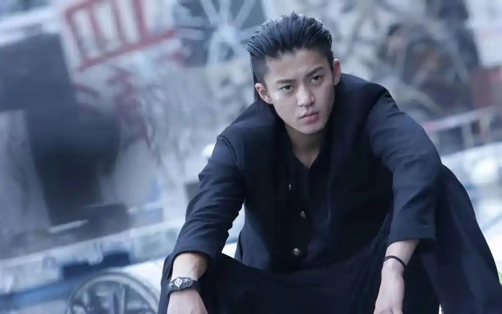 《热血高校》:小栗旬和山田孝之的经典电影,整个校园打疯了!