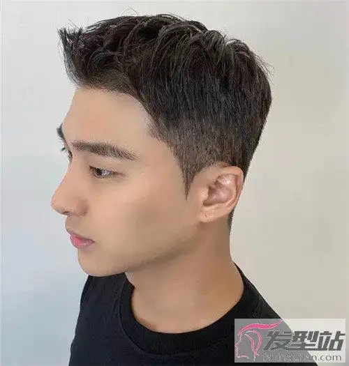 短寸飞机头正流行 酷帅清爽不挑人_发型站_最新流行发型设计发型图片