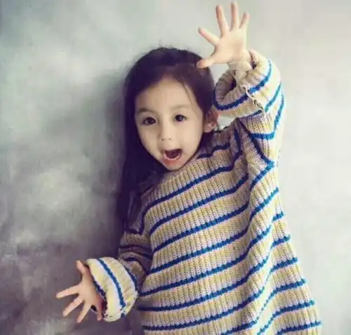 原创_微博之夜杨幂baby私语网友根据口型翻译出原话热巴躺枪