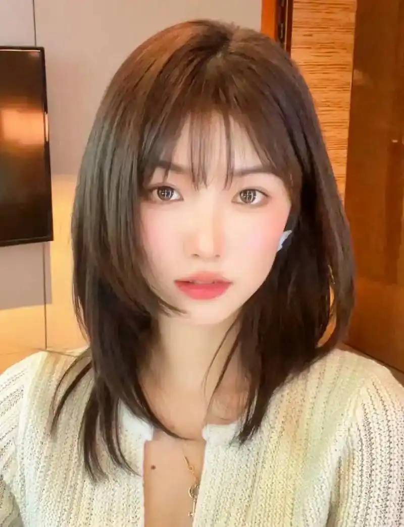 中长发初恋头.发型对一个人影响太大了 试着换个发型,可以解 - 抖音