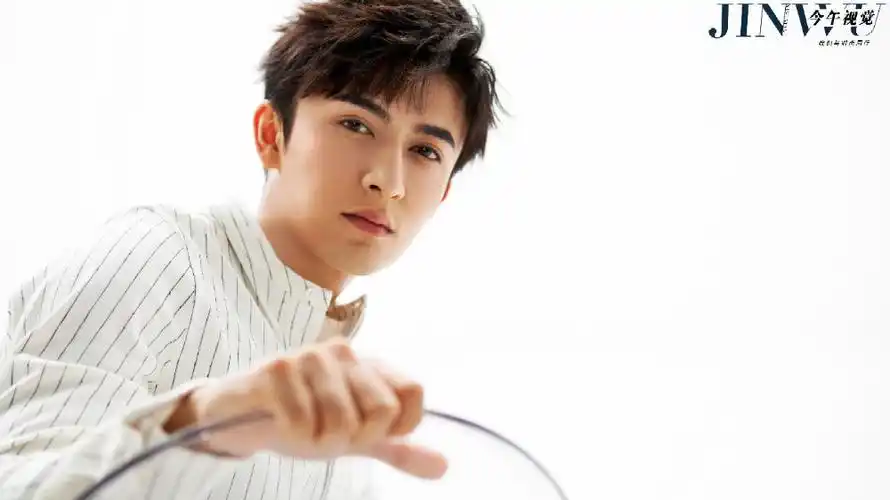 91年的阳光大男孩米热,毕业于上海戏剧学院. 来自今午影像 - 微博