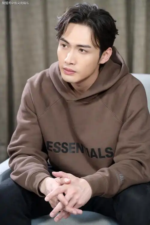 专访张彬彬合作前觉得景甜很女神合作后发现她是可爱小女生