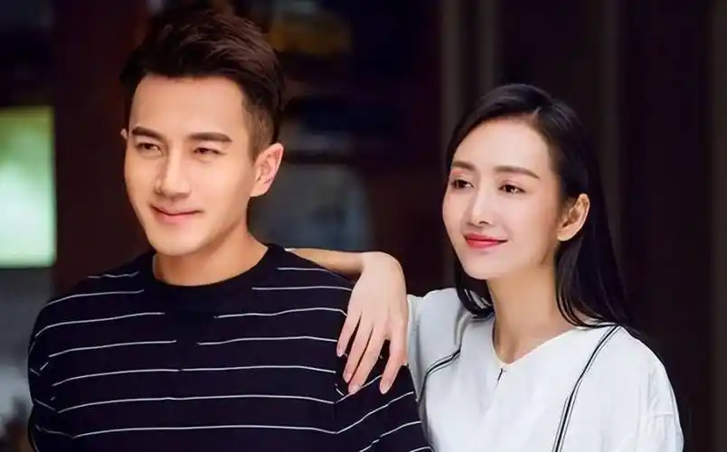 但是刘恺威被拍到,在半夜进到了王鸥的房间,关着灯黑灯瞎火的,两个人