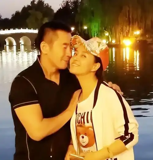 我们结婚吧女一号(马诗红和于莉红全家照)-第14张图片-腾赚网