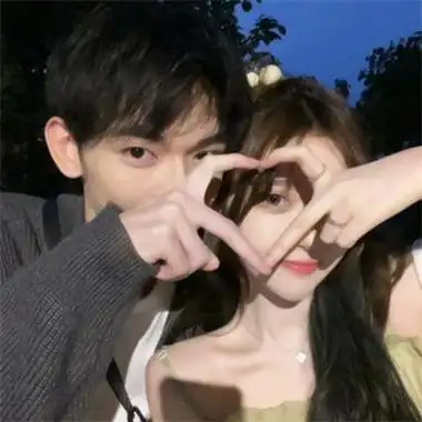 情侣比心手势情侣头像图片大全 一左一右比心的情侣头像一男一女_情侣