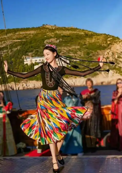 华晨宇邓紫棋复合陈哲远鞠婧祎剧组夫妻王俊凯抹黑队友