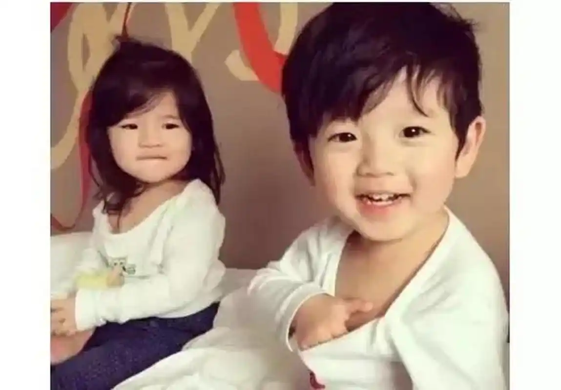 撒贝宁龙凤胎宝宝照片首曝光!真是太萌了