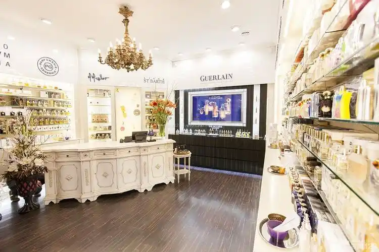 欧式小化妆品店店面装修效果图片