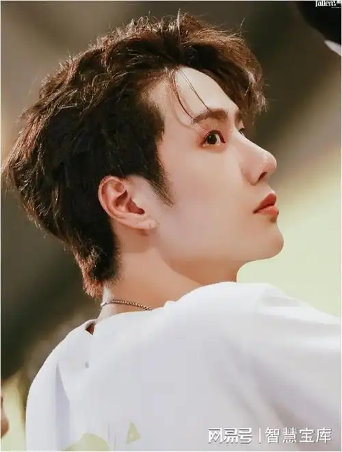 王一博连更五条语音网友像极了赶作业的我