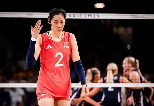 除了上述三位球员的出色发挥,中国女排的其他队员也同样功不可没