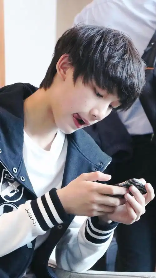 那些你可能没见过的憨憨幼崽丁程鑫有的图真是傻的好笑时代少年团