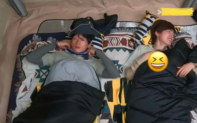 【宋亚轩/刘耀文】"哈哈哈哈 耀文晚上隔着帐篷喊:亚轩～开热点可以吗