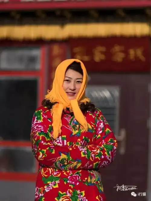 当时经常给学院的同学拍照,也拍学院的生活剪影,好人好事.