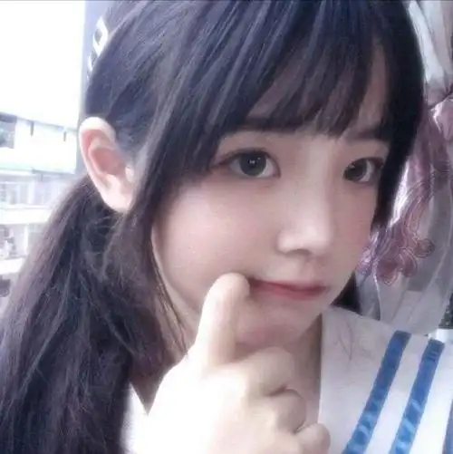 幸亏我爱笑 生活才没那么糟糕,女生头像图片-回车桌面