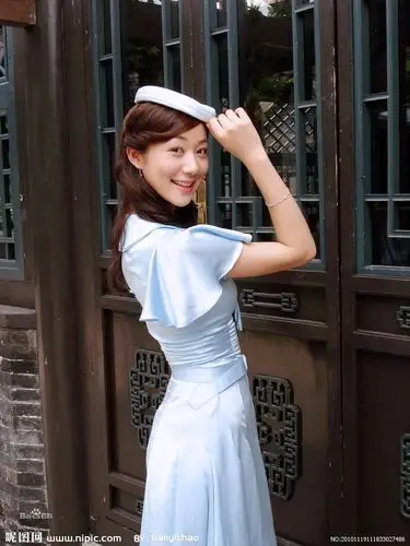 18岁出演首部主演电影《浪漫樱花》