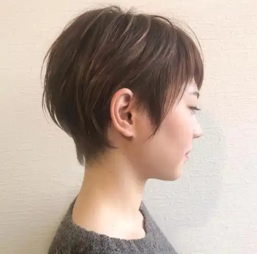 不烫不染想时髦?剪这款!_短发