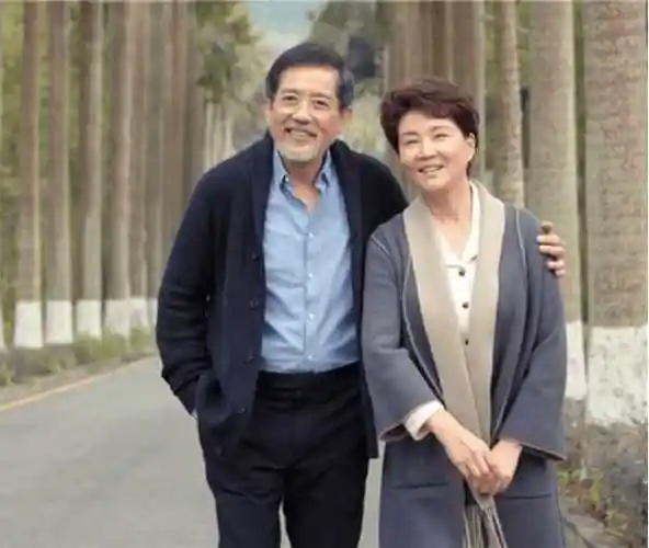 64岁的林青霞依旧难掩美人风范终于明白秦汉为什么多年放不下她