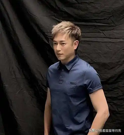 前tvb男星陈键锋宣布转行做厨师,此前因脑血管遗传病淡出娱乐圈