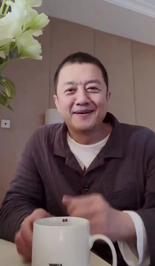 李亚鹏得新冠看到他妻子的行为才懂他为啥评价王菲是个传奇