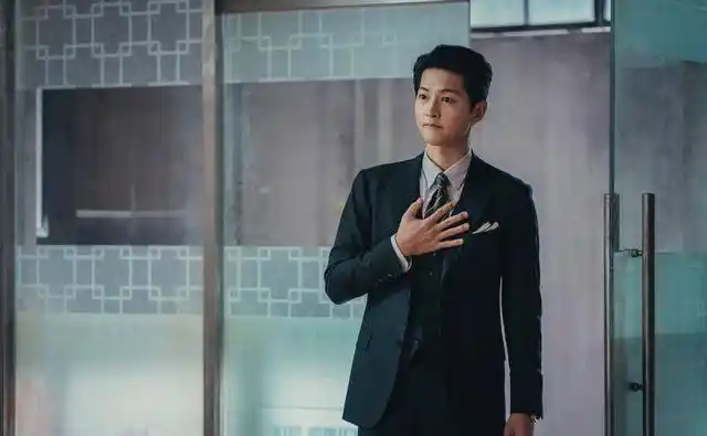 看黑道律师文森佐中宋仲基西装造型教你5招穿出高质感