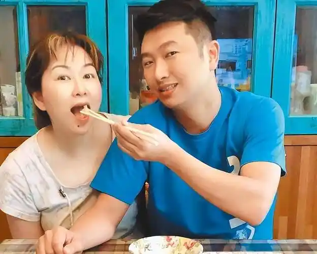 图片来源于网络值得一提的是,张秀卿有一个18岁大的女儿林莉,但这是她