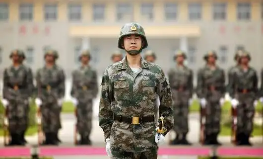 北京卫戍区警卫三师营区向中外记者开放