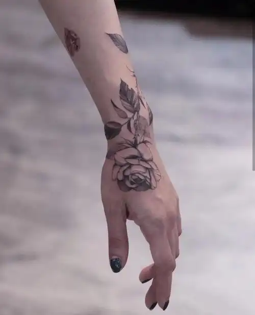 好看的手部纹身男女都适合的个性手部纹身3