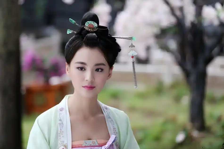 《美人制造》里的15位美女,应采儿第七,邓莎第三,第一实至名归