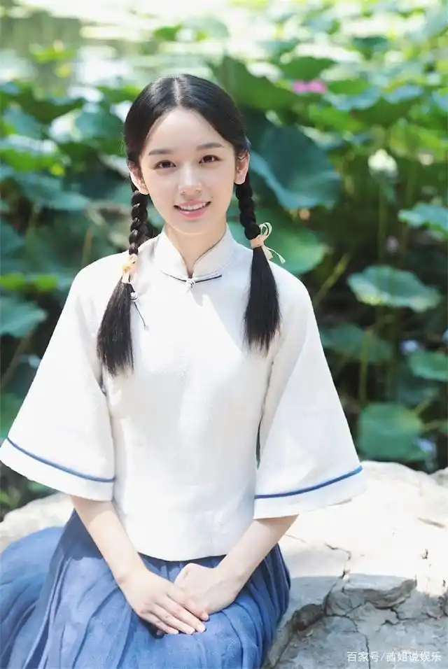 盘点女明星民国女学生造型,杨紫,杨幂,古力娜扎谁最惊艳?