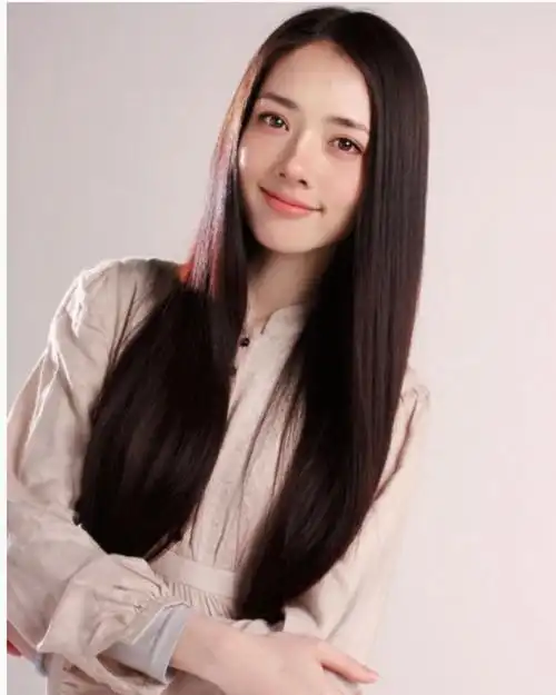 40岁郭碧婷傍晚散步:混血感十足!向佐演技太废,但福气不小