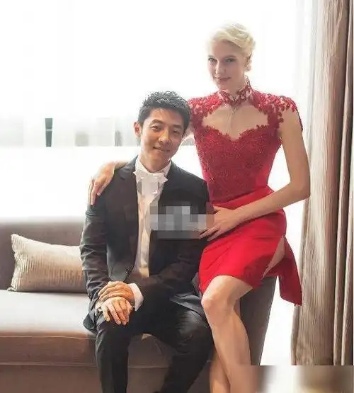 撒贝宁老婆咋胖成这样了面部浮肿双下巴洋媳妇变多肉