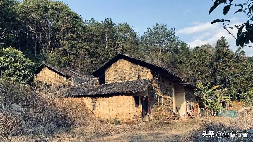 广东深山的一个无人村,一段几十年外出打工的沧桑历史!