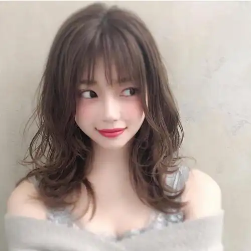 大脸的女生适合什么发型10款减龄又瘦脸的发型让你大脸变小脸