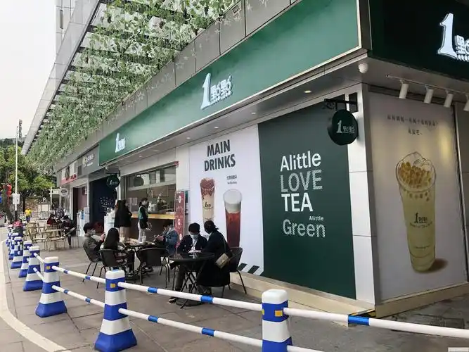 祖庙市中心台湾一点点奶茶月收租13万百年商圈一铺养三代