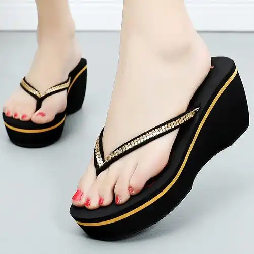 新款夏季人字拖越南女坡跟高跟时尚厚底凉拖夏外穿海边沙滩拖鞋女